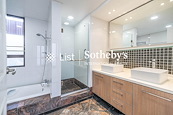 Pacific View 浪琴園 | Master Bathroom