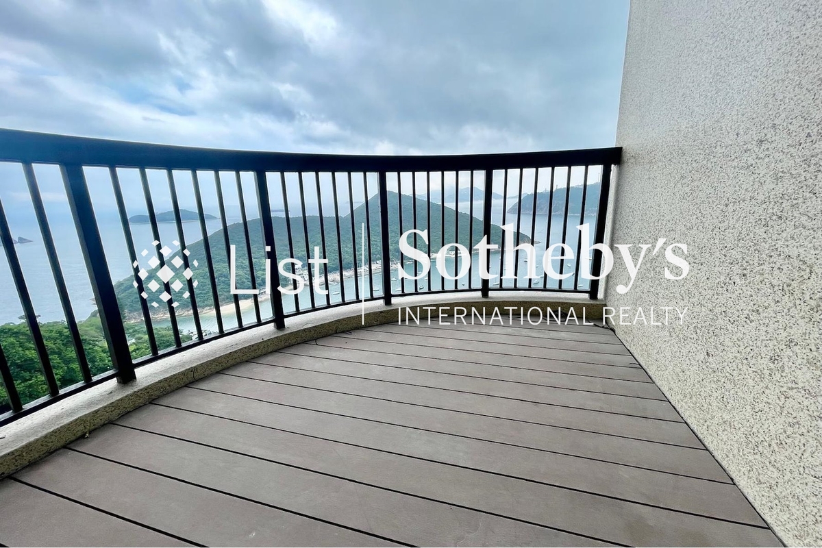 Pine Crest 松苑 | Balcony off Living Room