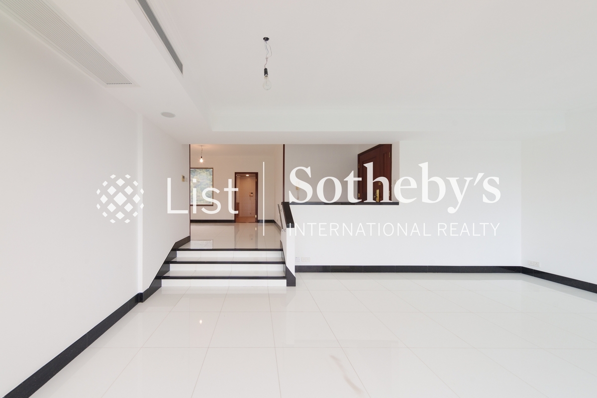 Pine Crest 松苑 | Living and Dining Room