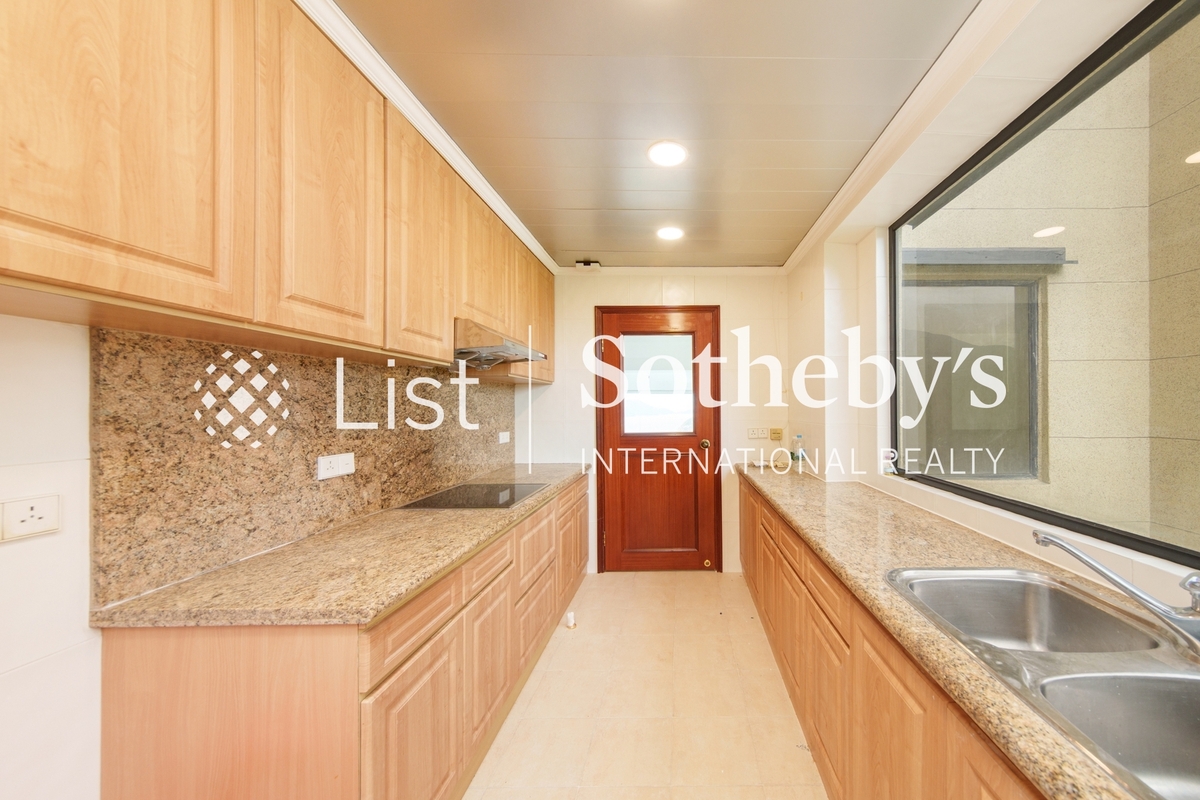 Pine Crest 松苑 | Kitchen