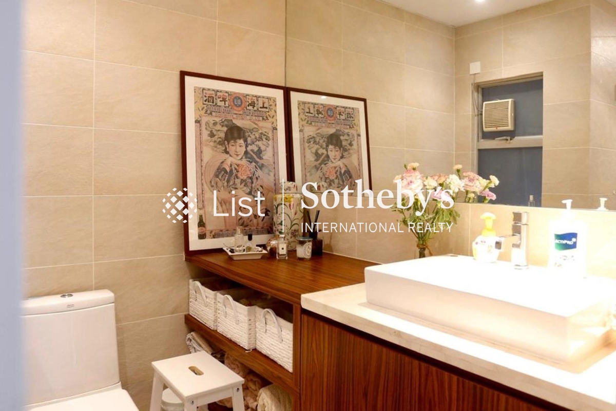 Albany Court 雅鑾閣 | Master Bathroom