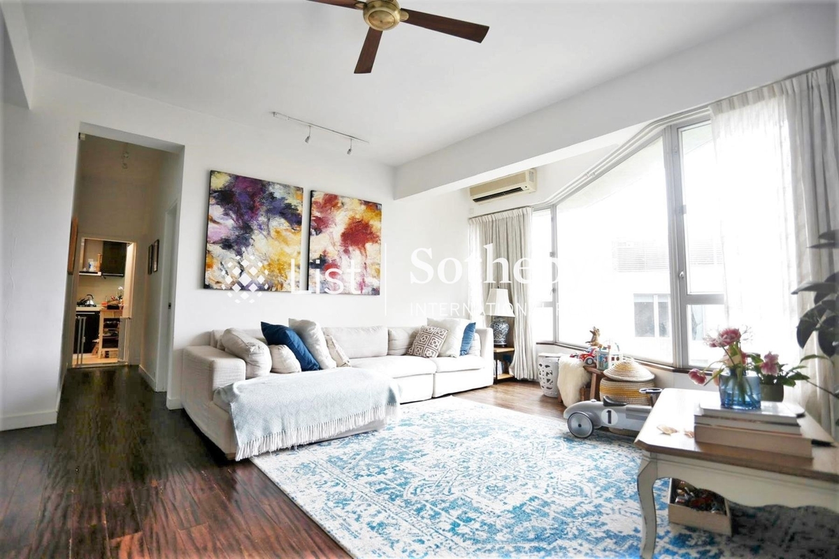 Albany Court 雅鑾閣 | Living and Dining Room