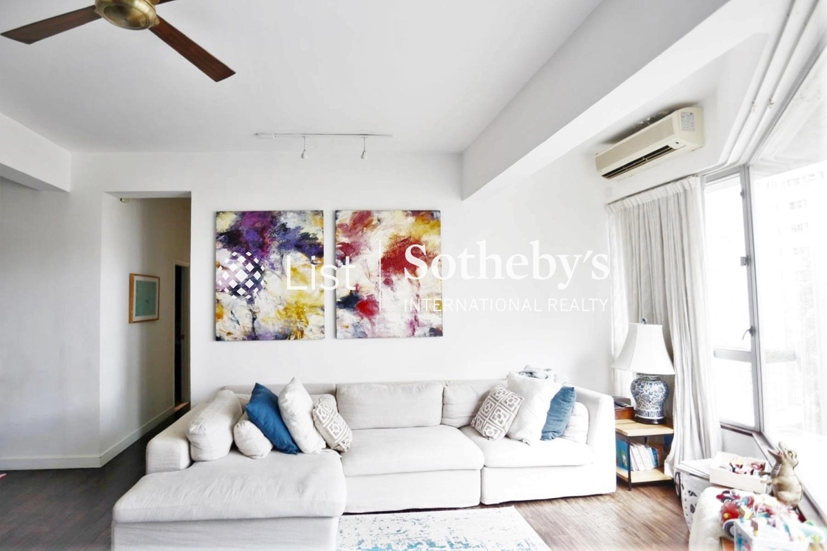 Albany Court 雅鑾閣 | Living and Dining Room