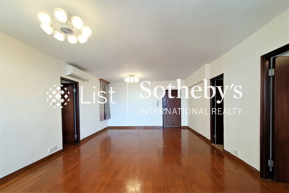 Pokfulam Gardens 薄扶林花園 |  Living and Dining Room