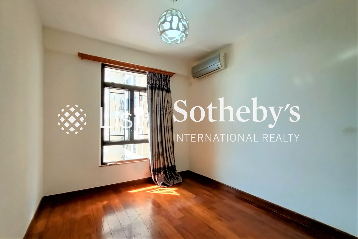 Pokfulam Gardens 薄扶林花園 | First Bedroom