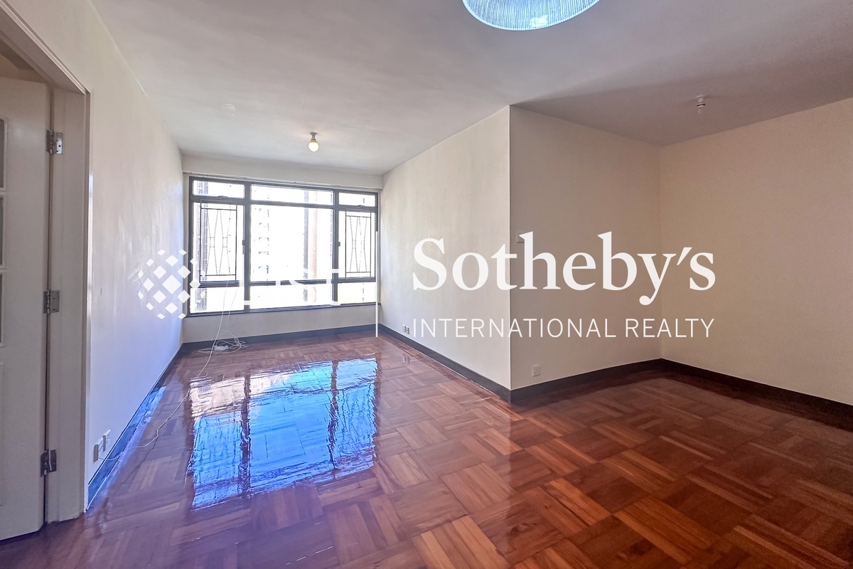 Pokfulam Gardens 薄扶林花園 | Living and Dining Room