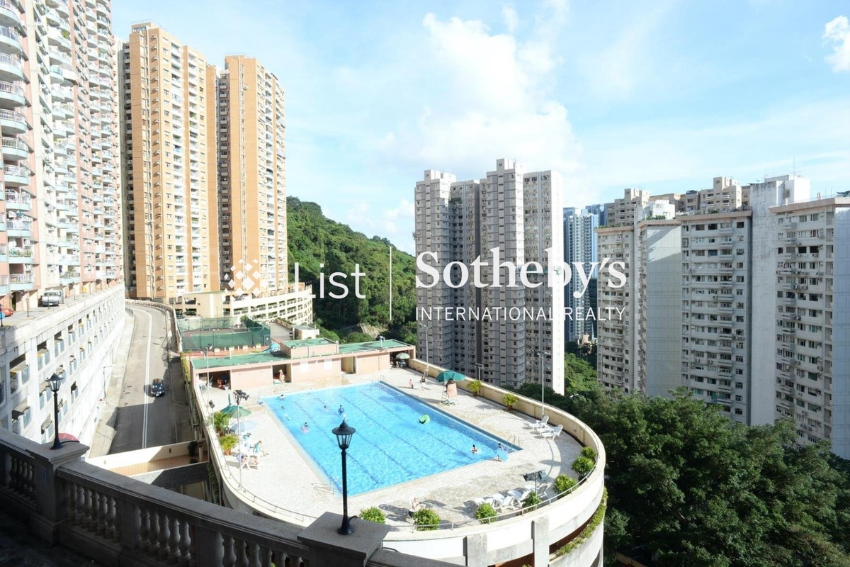 Baguio Villa 碧瑤灣 | View from Balcony