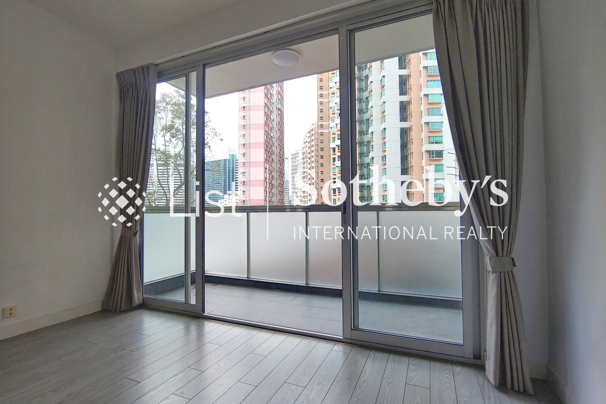 Monticello 滿峰台 | Balcony off Living Room