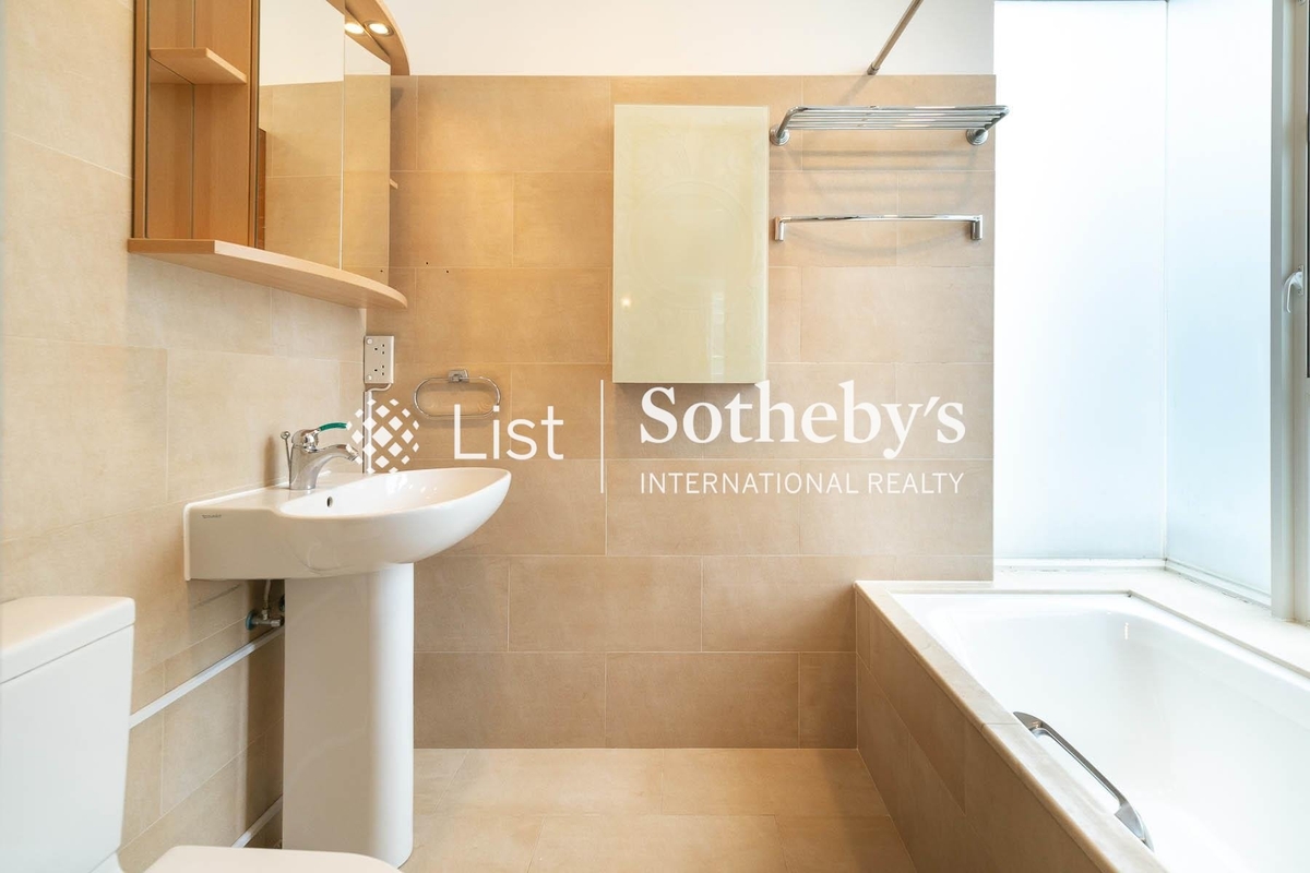 Star Crest 星域軒 | Master Bathroom