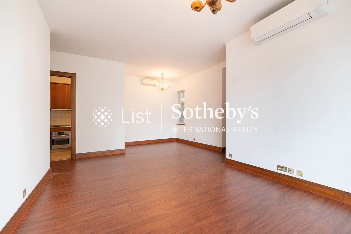 Star Crest 星域軒 | Living and Dining Room