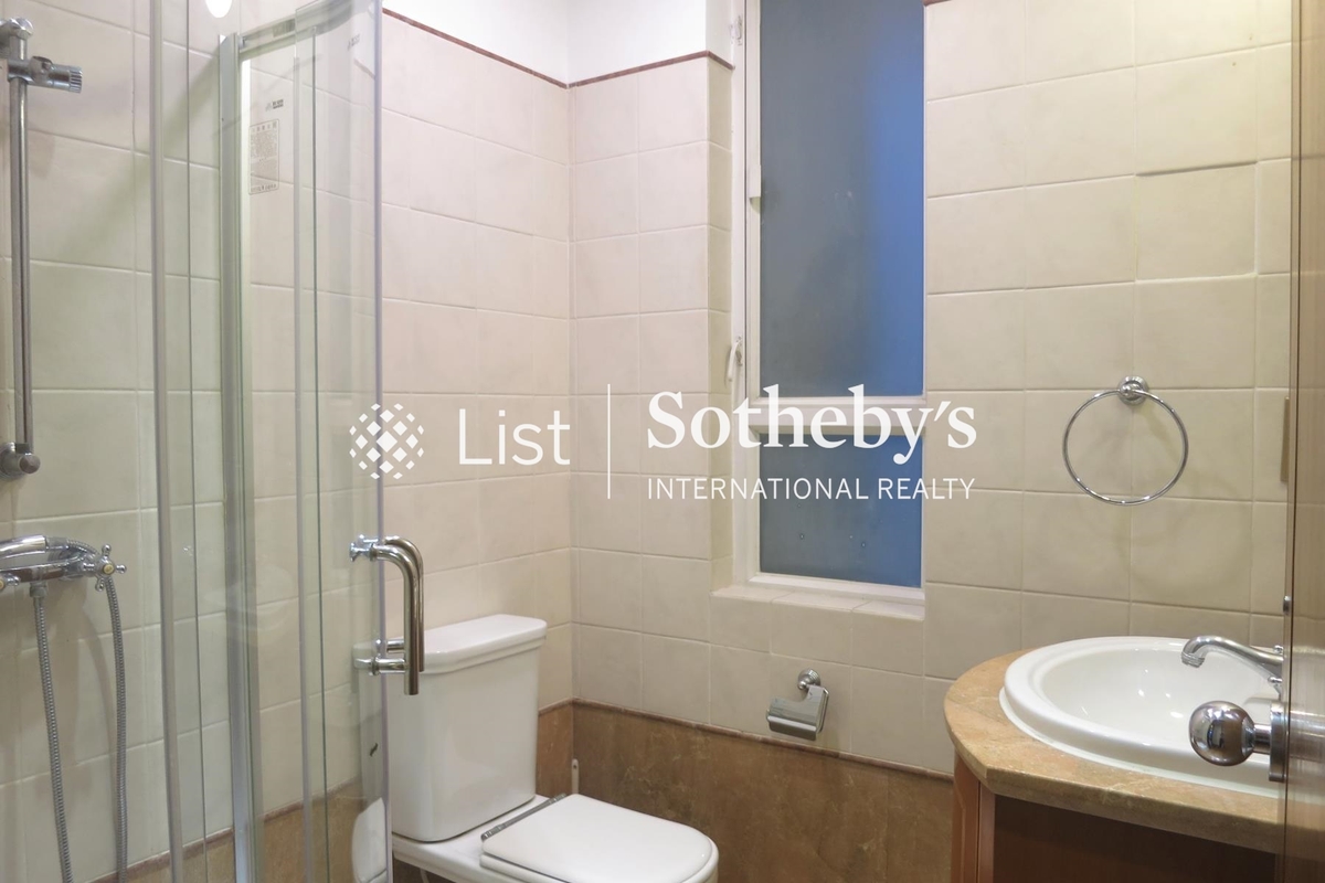 Star Crest 星域軒 | Guest Bathroom