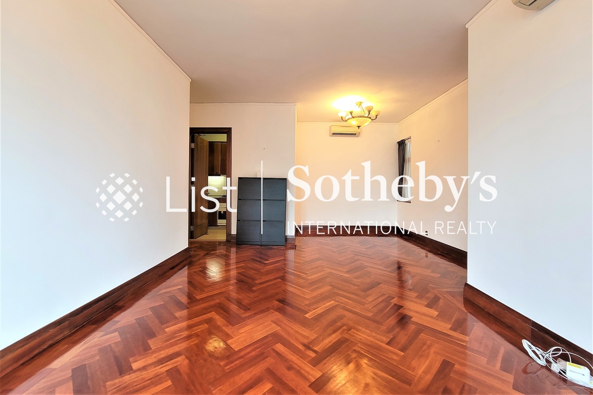 Star Crest 星域軒 | Living and Dining Room