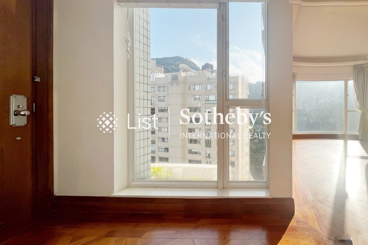 Star Crest 星域軒 | Living and Dining Room