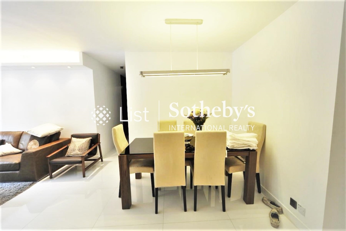 Baguio Villa 碧瑤灣 | Living and Dining Room