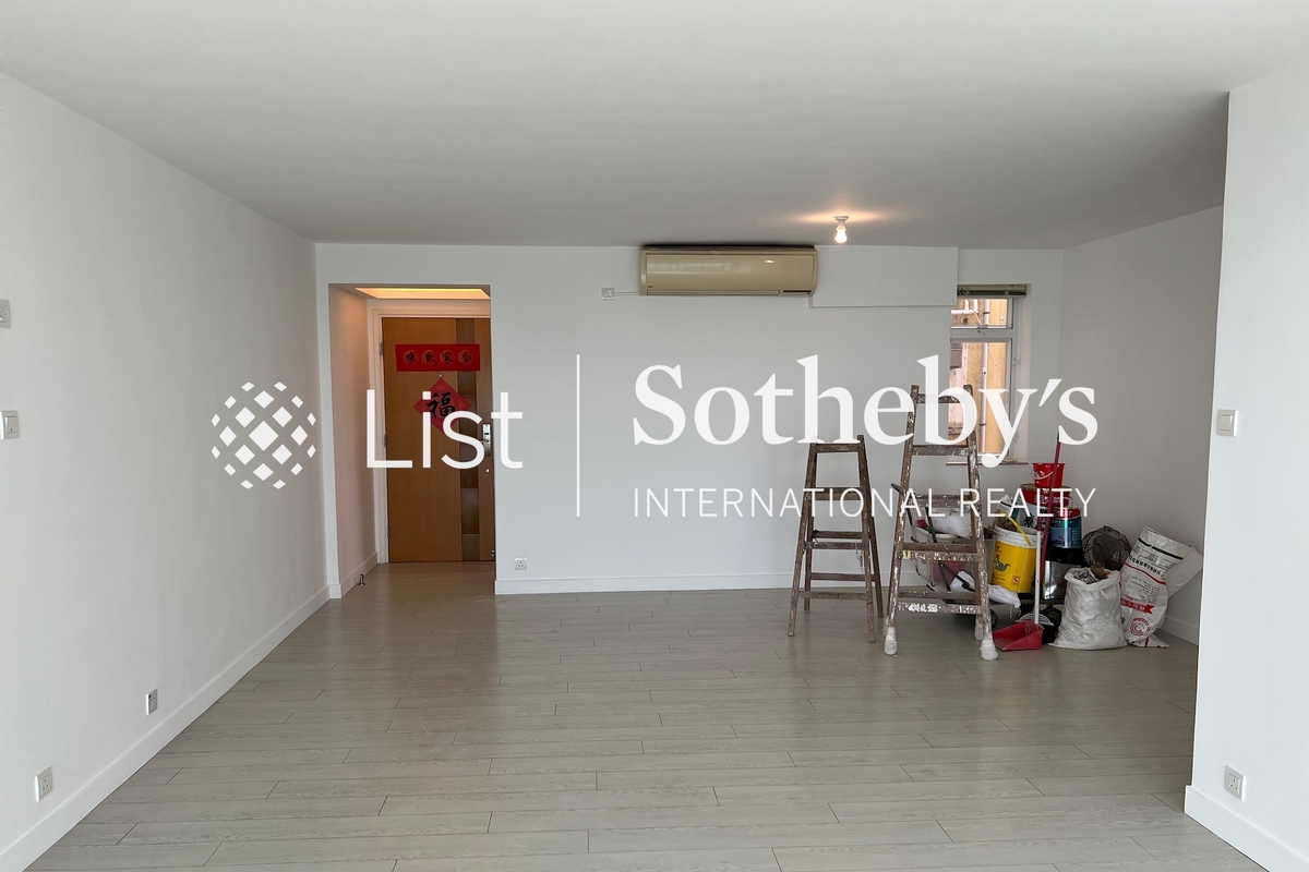 Baguio Villa 碧瑤灣 | Living and Dining Room