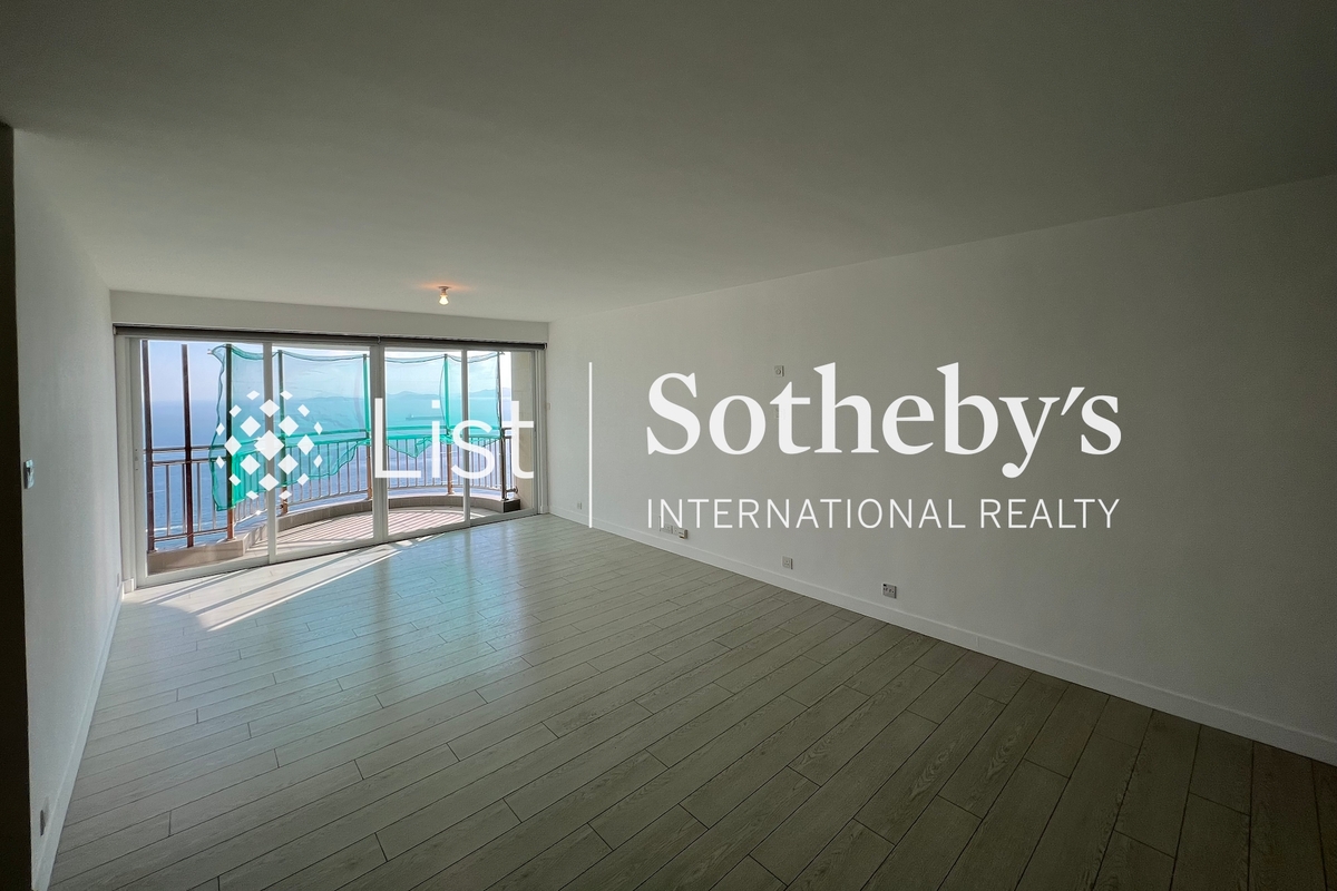 Baguio Villa 碧瑤灣 | Living and Dining Room