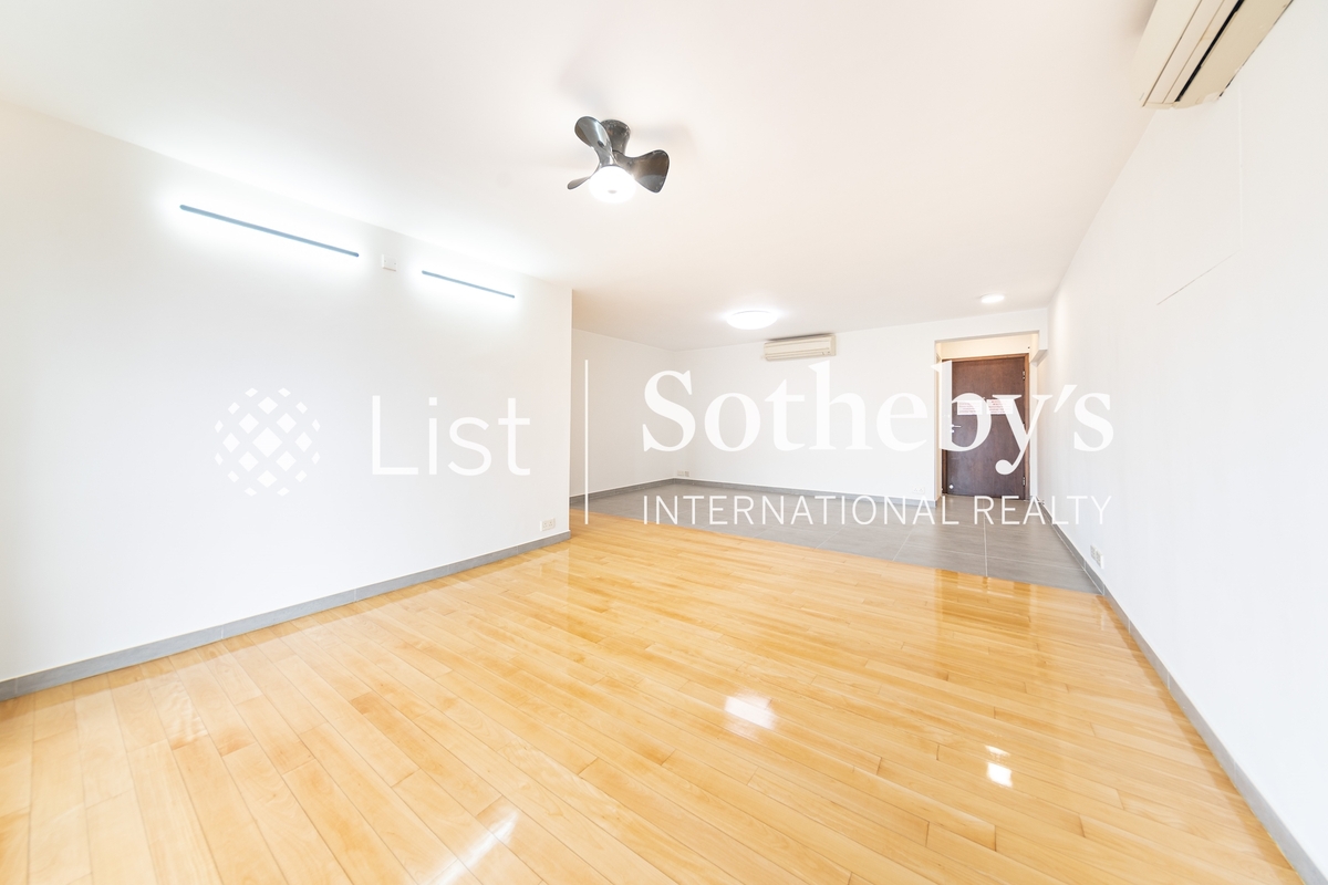 Baguio Villa 碧瑤灣 | Living and Dining Room