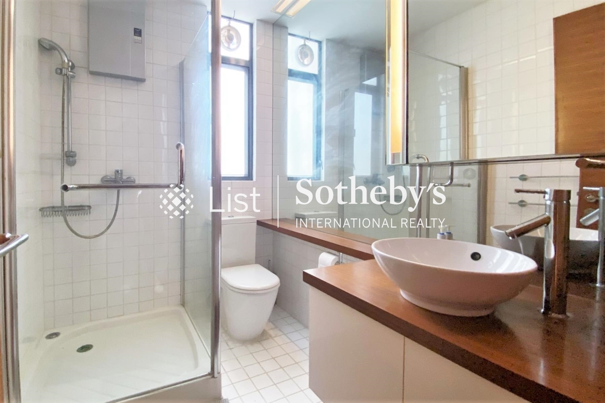 Monticello 滿峰台 | Guest Bathroom