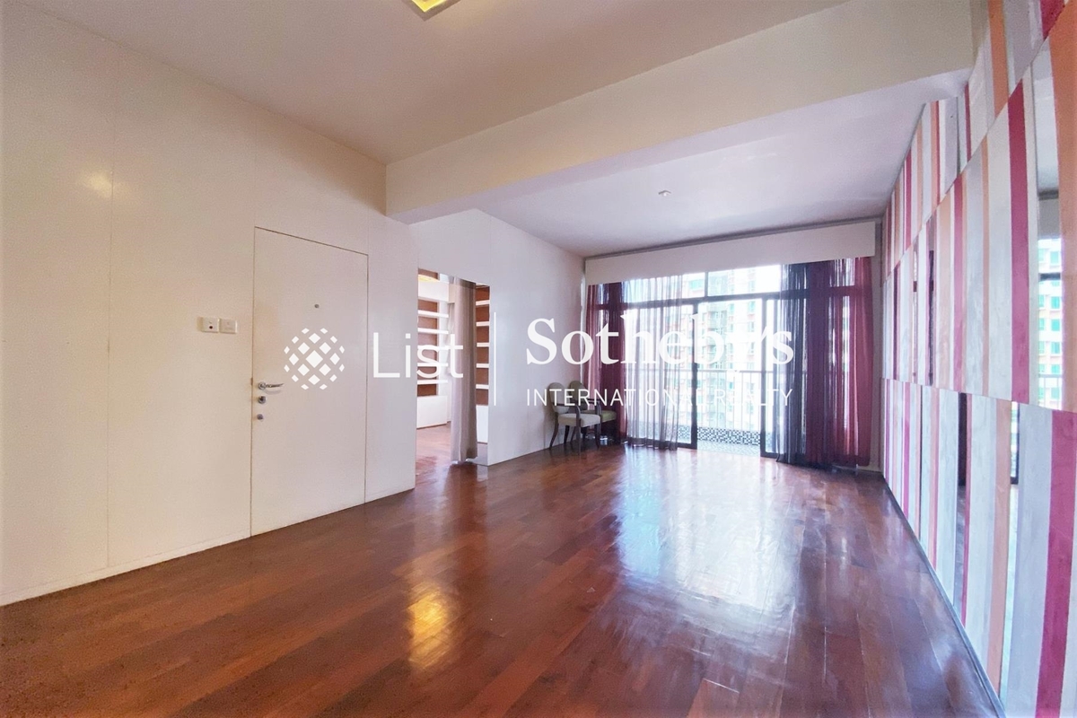 Monticello 滿峰台 | Living and Dining Room