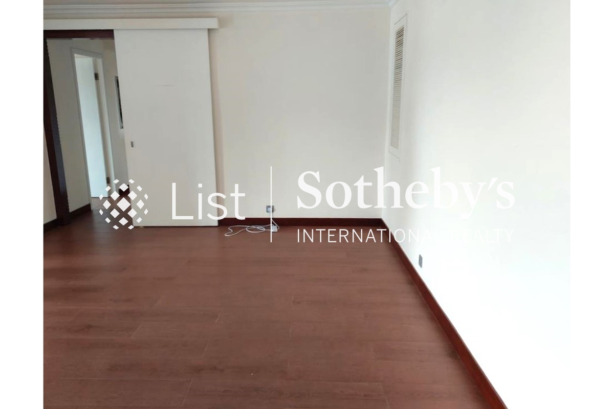 Baguio Villa 碧瑤灣 | Living and Dining Room