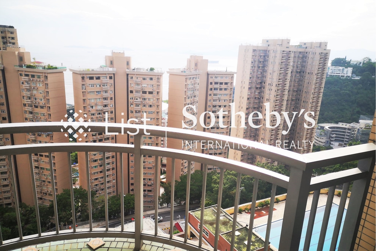 Baguio Villa 碧瑤灣 | View from Living and Dining Room