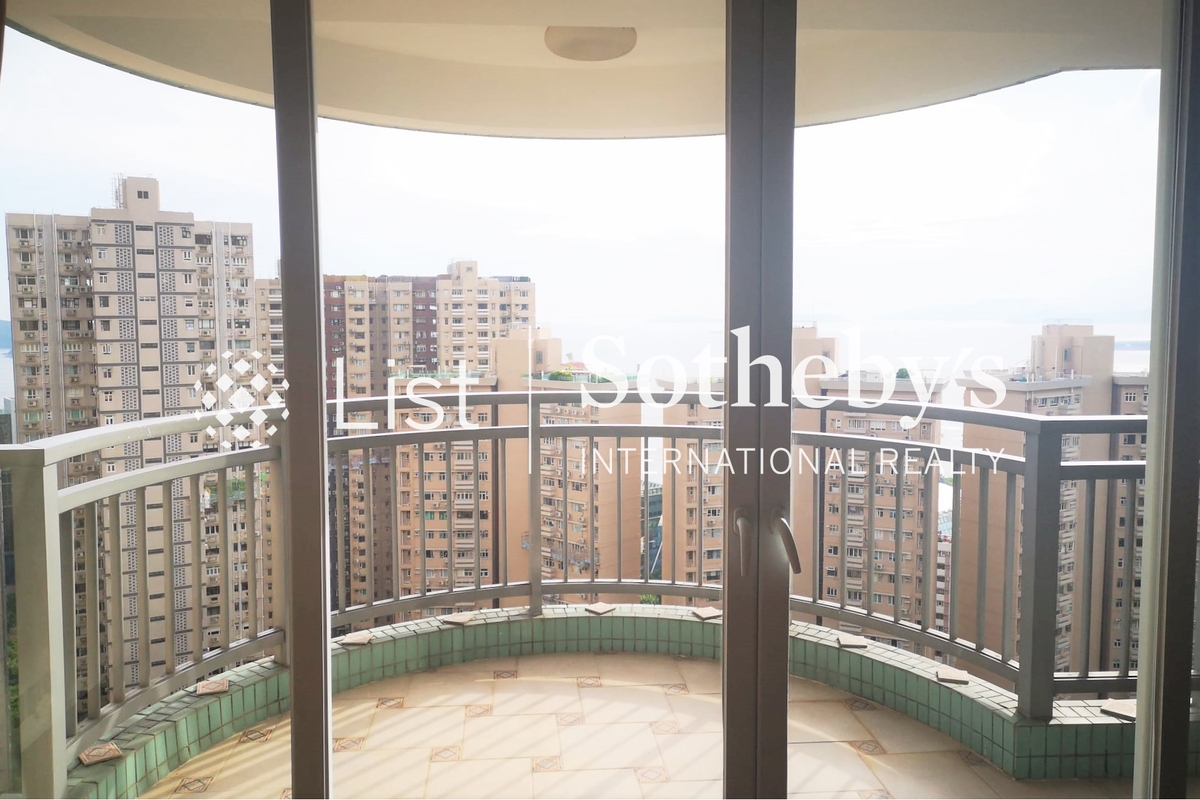 Baguio Villa 碧瑤灣 | Balcony off Living and Dining Room