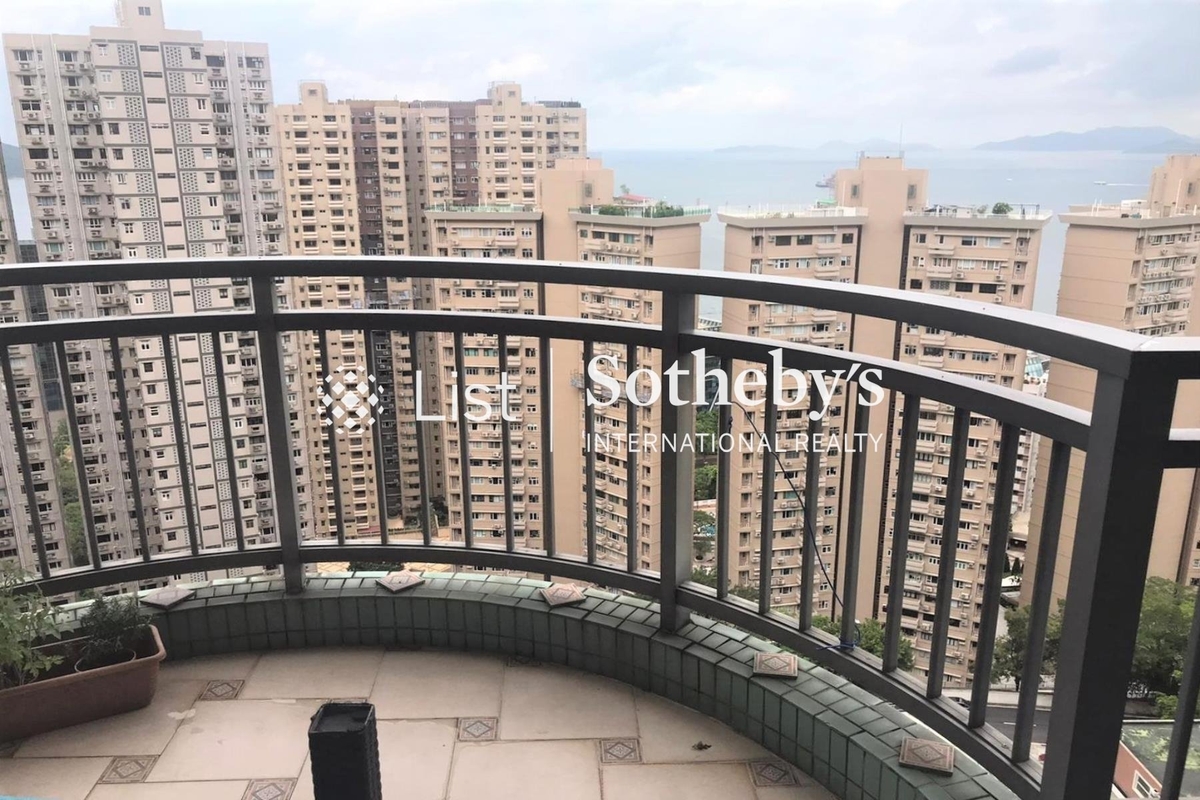 Baguio Villa 碧瑤灣 | Balcony off Living and Dining Room