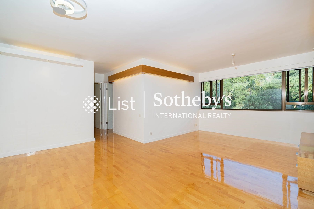 Baguio Villa 碧瑤灣 | Living and Dining Room