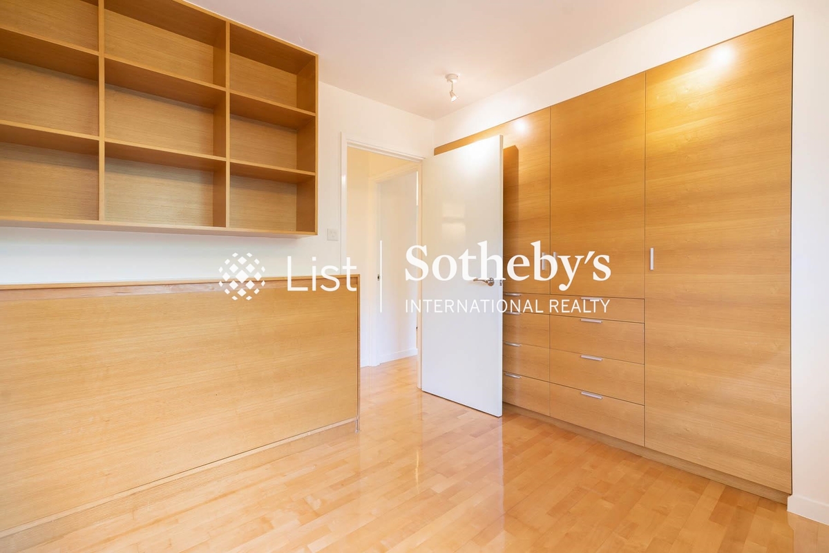 Baguio Villa 碧瑤灣 | Built-in Wardrobe in Second Bedroom