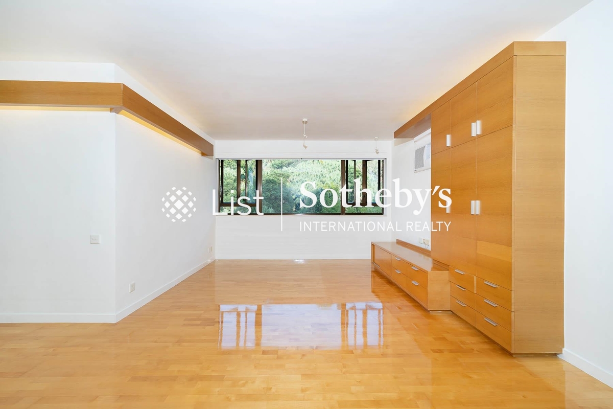 Baguio Villa 碧瑤灣 | Living and Dining Room