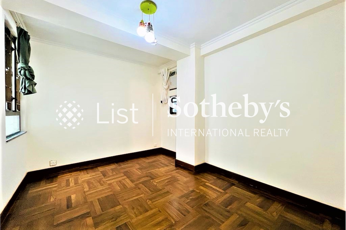 Phoenix Court 鳳凰閣 | Second Bedroom