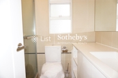 Phoenix Court 鳳凰閣 | Guest Bathroom