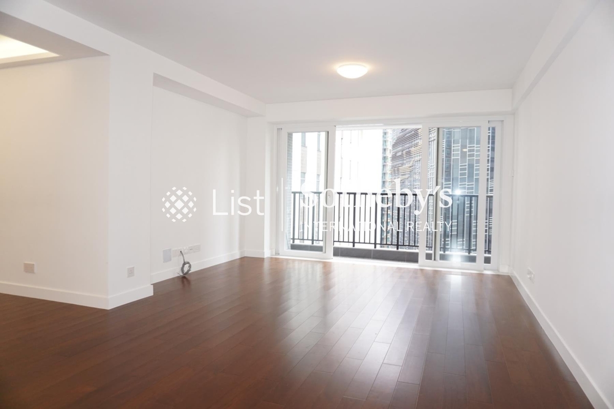 Phoenix Court 鳳凰閣 | Living and Dining Room