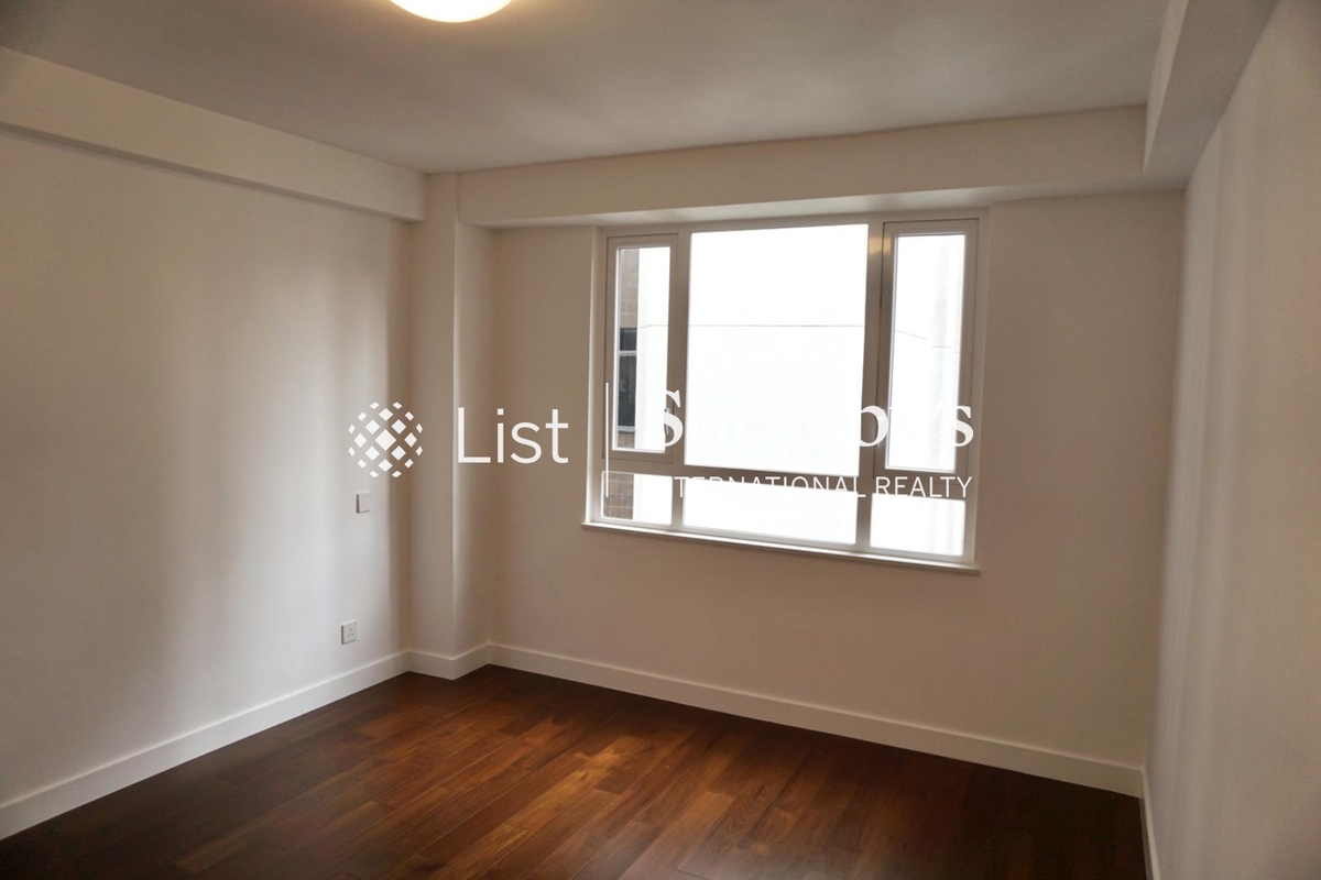 Phoenix Court 鳳凰閣 | Master Bedroom