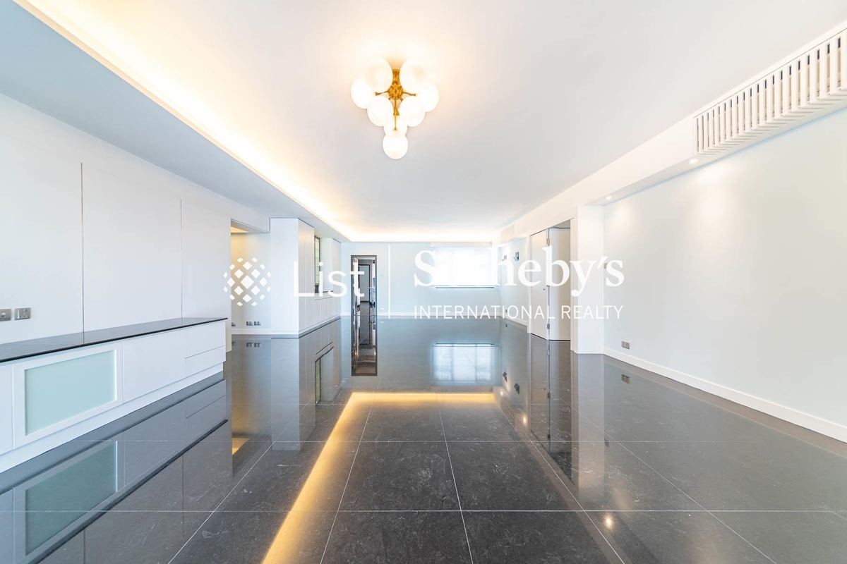 Hollywood Heights 好利閣 | Living and Dining Room