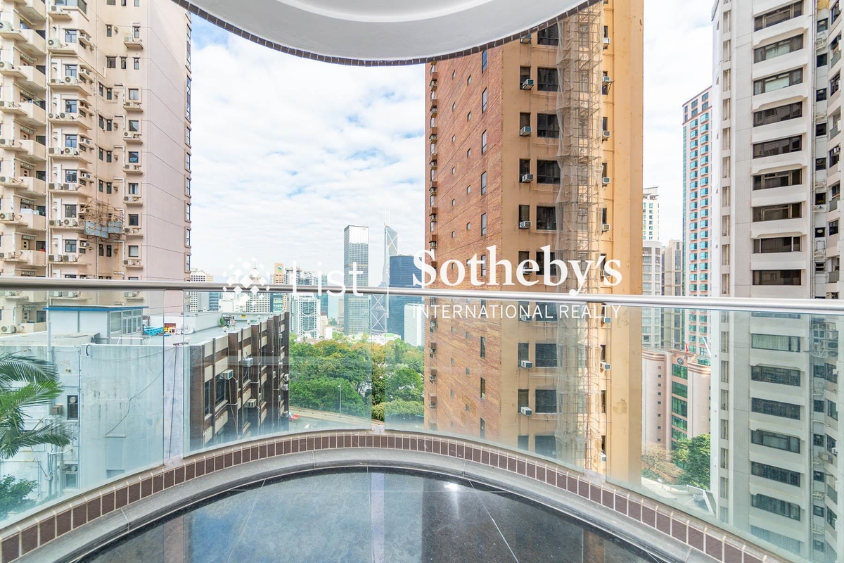 Hollywood Heights 好利閣 | Balcony off Living and Dining Room