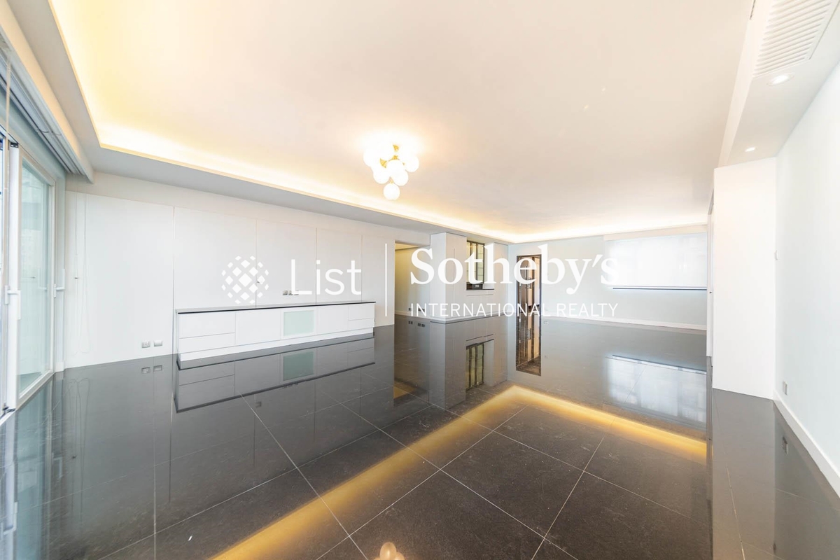 Hollywood Heights 好利閣 | Living and Dining Room