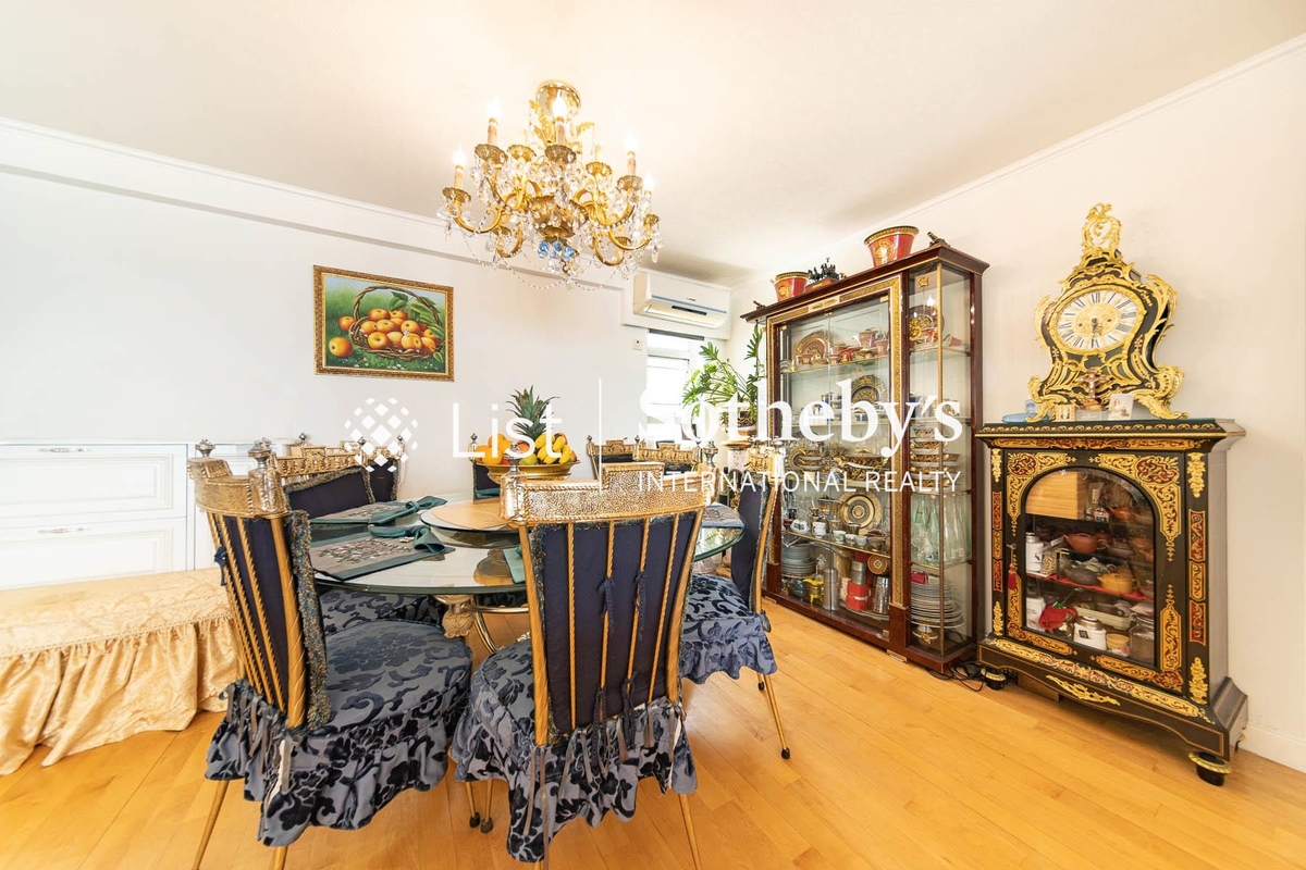 Baguio Villa 碧瑤灣 | Living and Dining Room