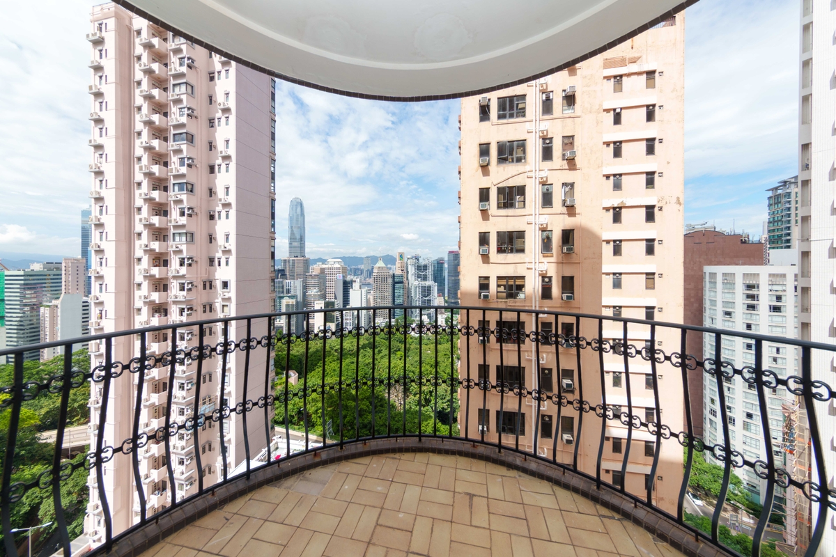 Hollywood Heights 好利閣 | Balcony off Living and Dining Room