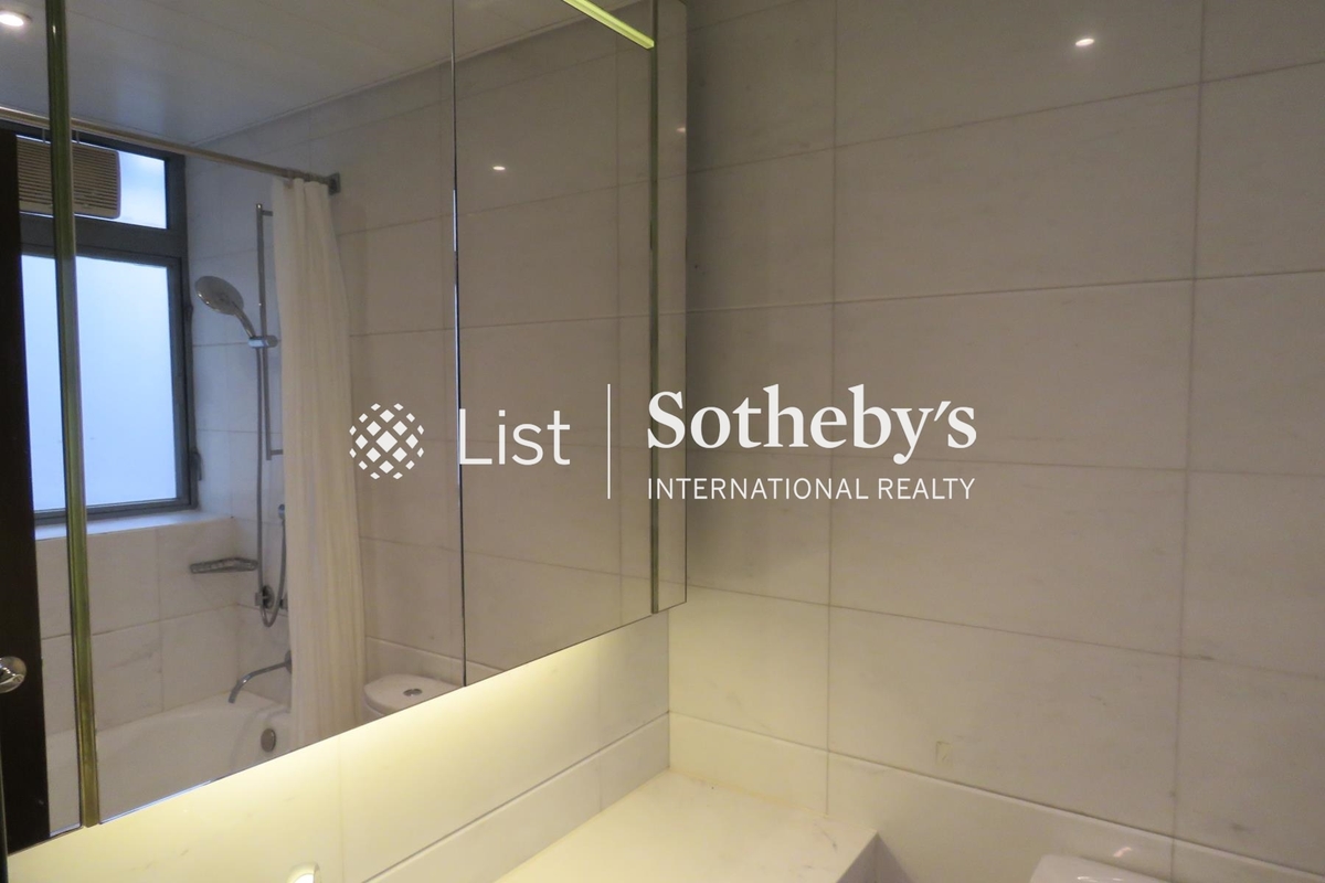 One Pacific Heights 盈峰一號 | Master Bathroom