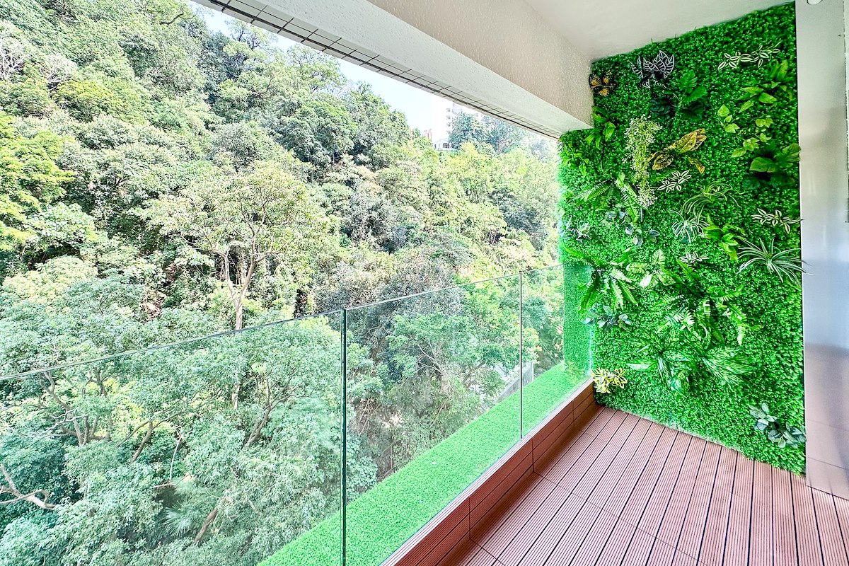 Baguio Villa 碧瑤灣 | Balcony off Living and Dining Room