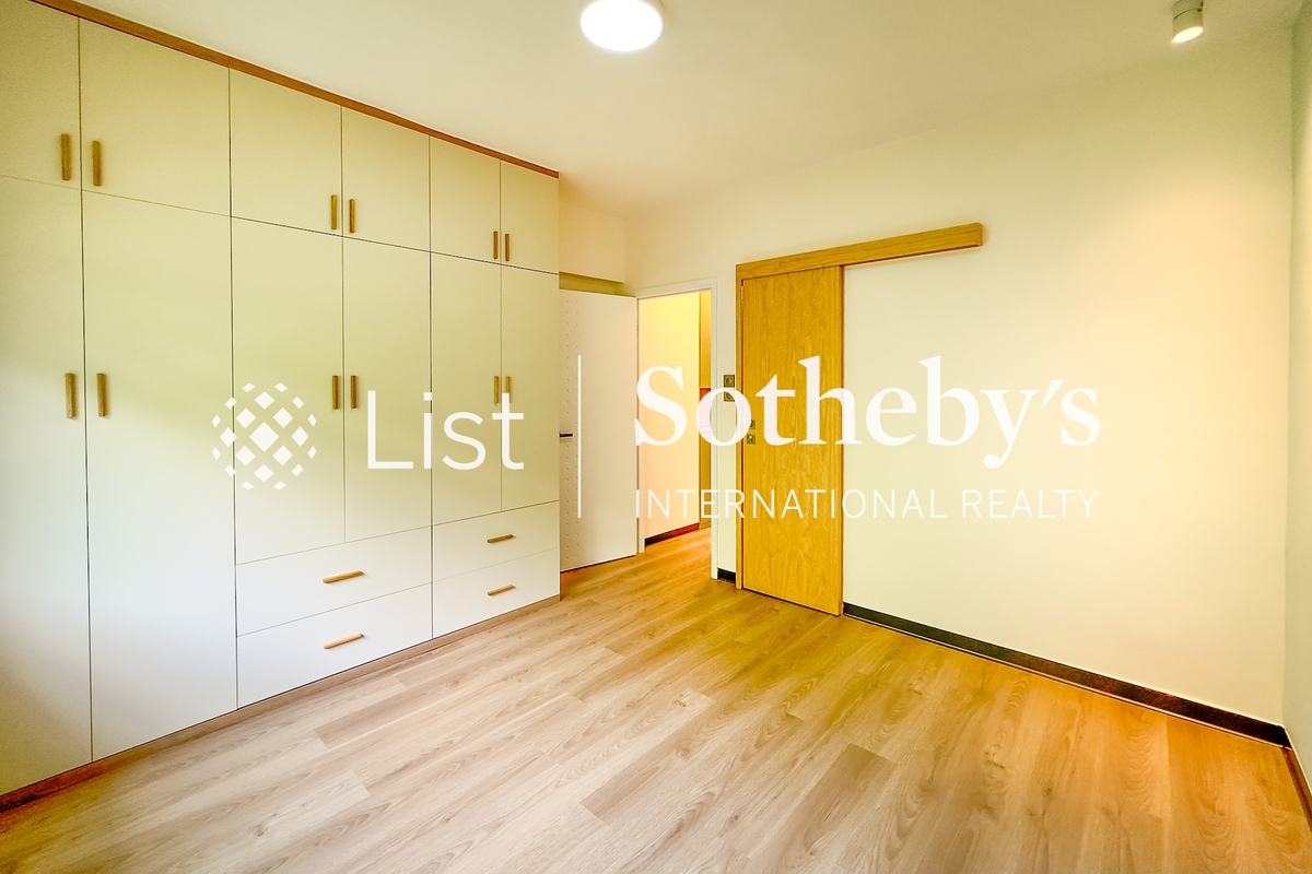 Baguio Villa 碧瑶湾 | Built-in Wardrobe in Master Bedroom 