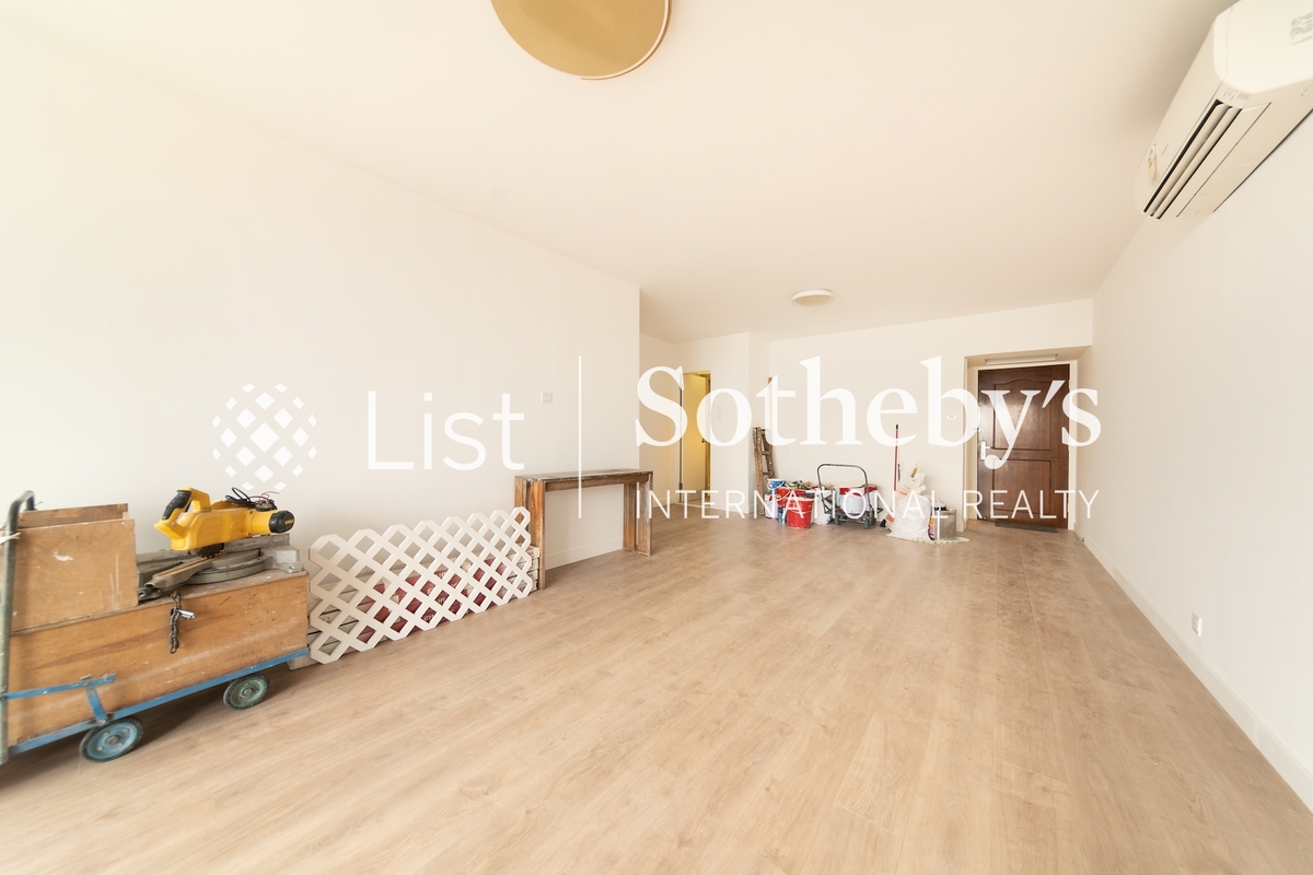 Baguio Villa 碧瑤灣 | Living and Dining Room