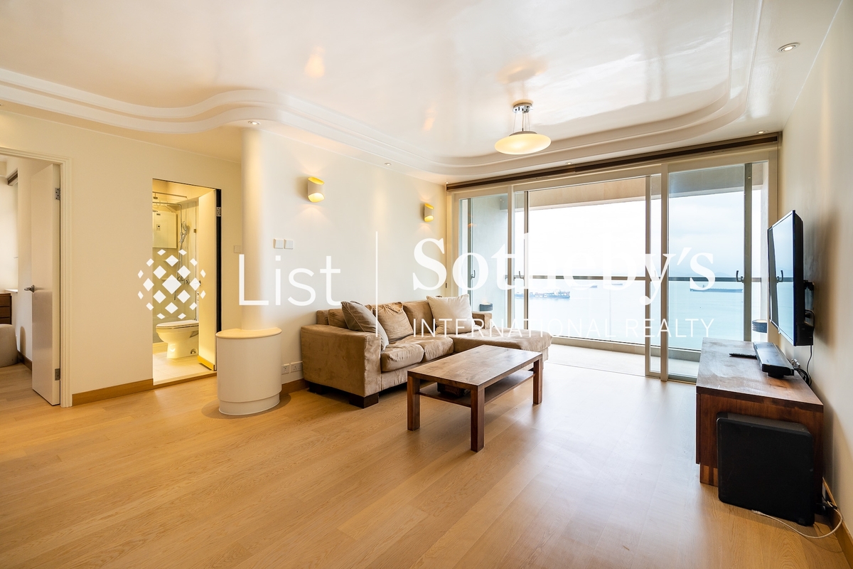 Baguio Villa 碧瑤灣 | Living and Dining Room