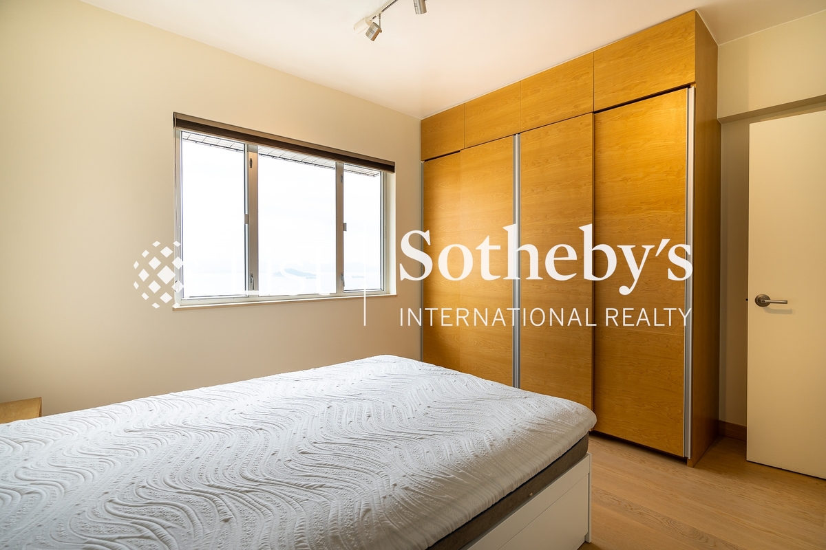 Baguio Villa 碧瑤灣 | Built-in Wardrobe in Master Bedroom 