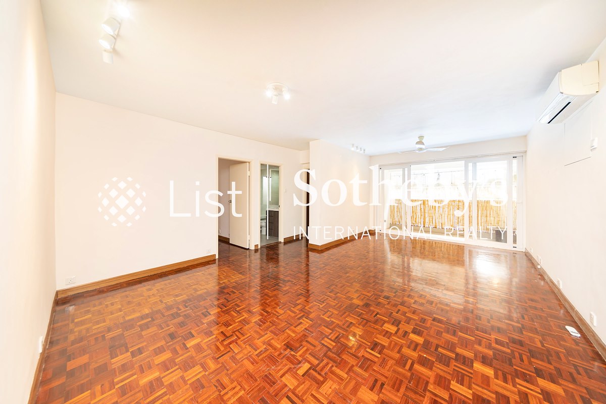 Baguio Villa 碧瑤灣 | Living and Dining Room