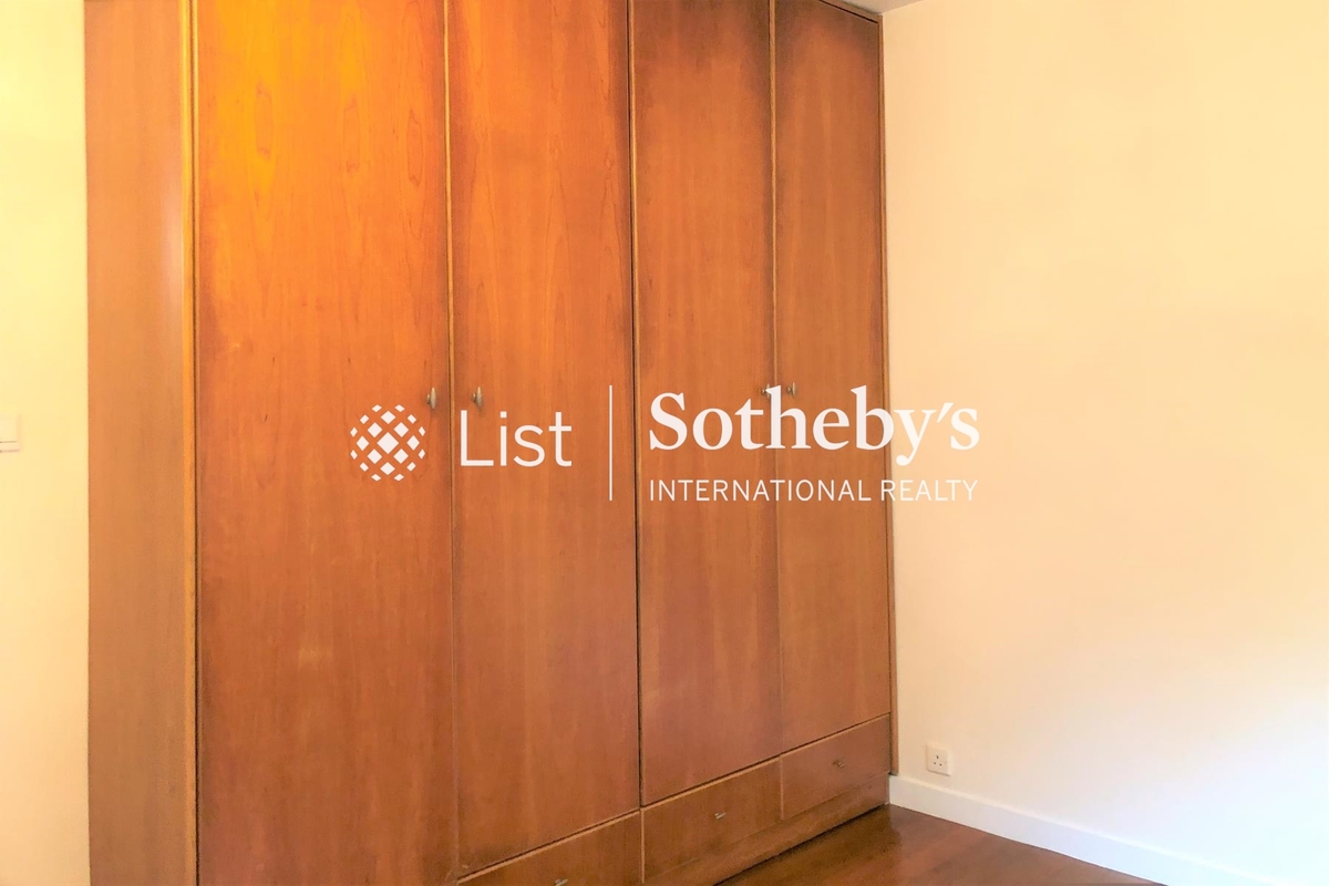 Baguio Villa 碧瑤灣 | Built-in Wardrobe in Master Bedroom