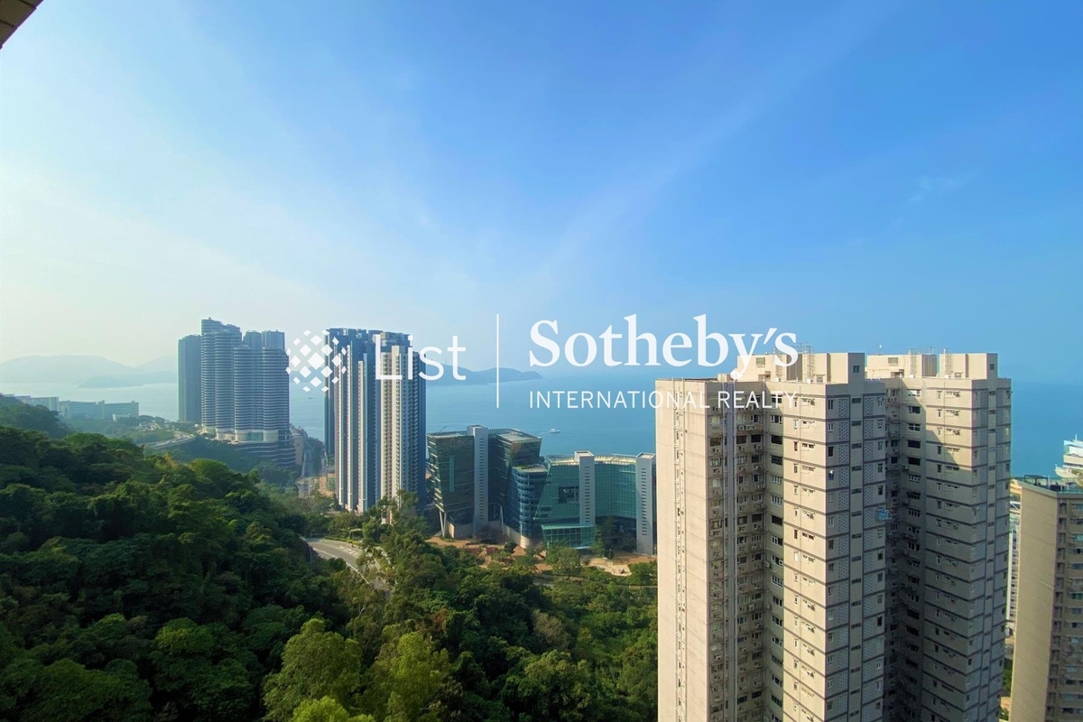 Baguio Villa 碧瑶湾 | View from Living and Dining Room