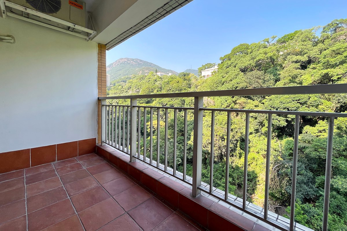 Baguio Villa 碧瑤灣 | Balcony off Living and Dining Room