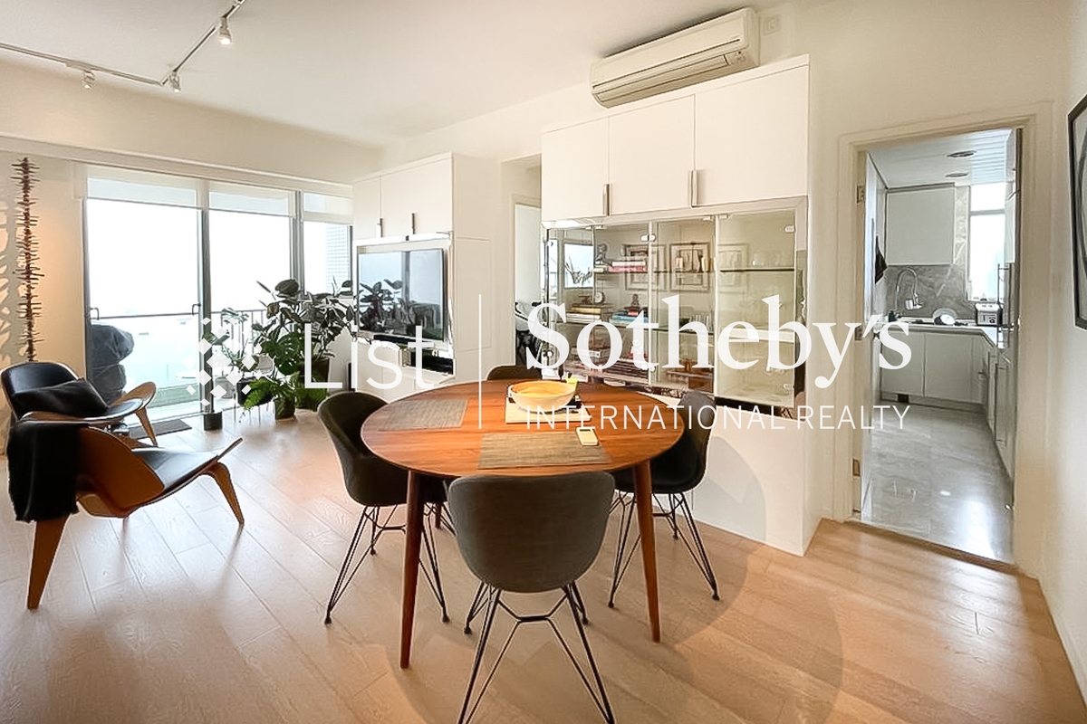 One Pacific Heights 盈峰一號 | Living and Dining Room